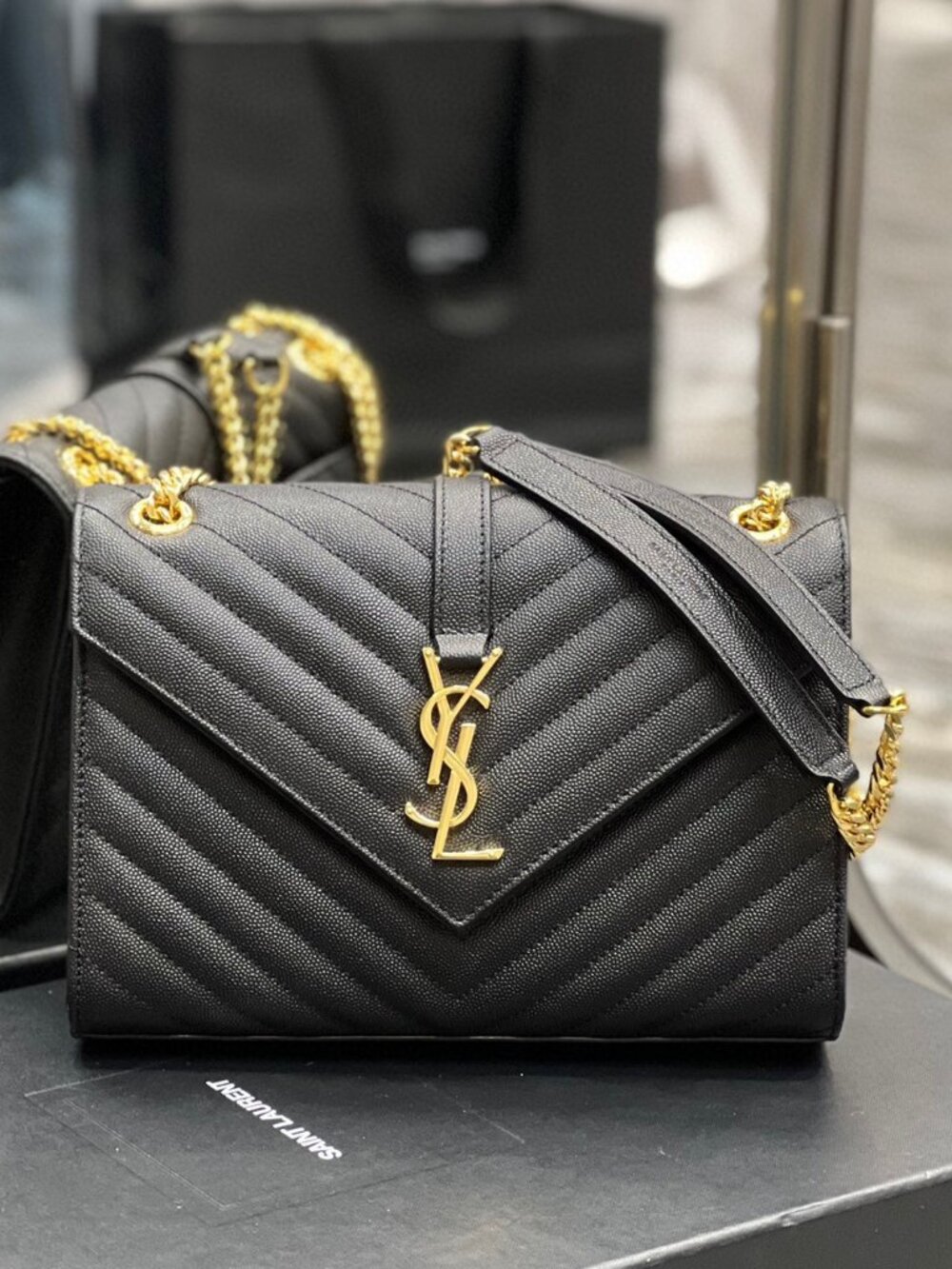 YSL COLLEGE LARGE CHAIN BAG IN QUILTED LEATHER